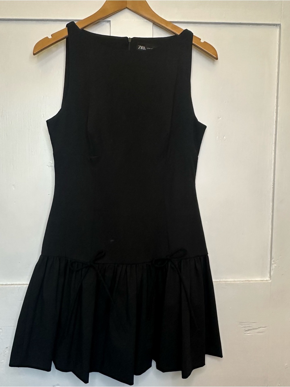 Zara Black Sleeveless Mini Dress with Ruffled Hem Size M Women’s